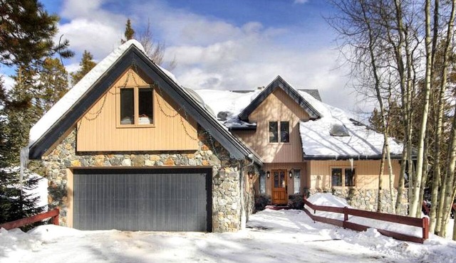 Enormous Cabin Retreat for Large Groups near Breckenridge, Colorado