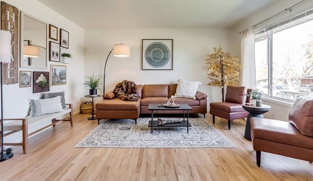 Entertainment & Comfort Near Arvada & RedRocks