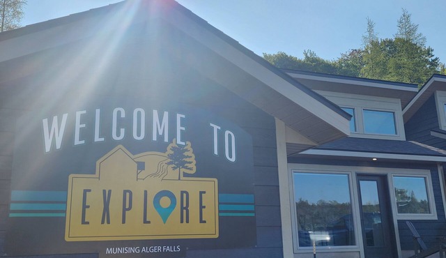 EXPLORE Munising Cottage 219 in Munising