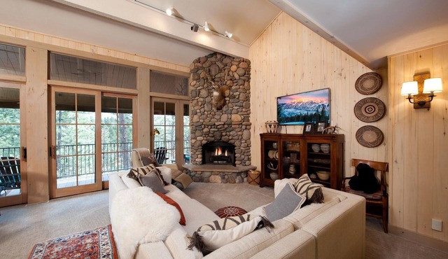 Exquisite Links & Mountain Retreat | AC, Pool, Hot Tub, Golf & Ski