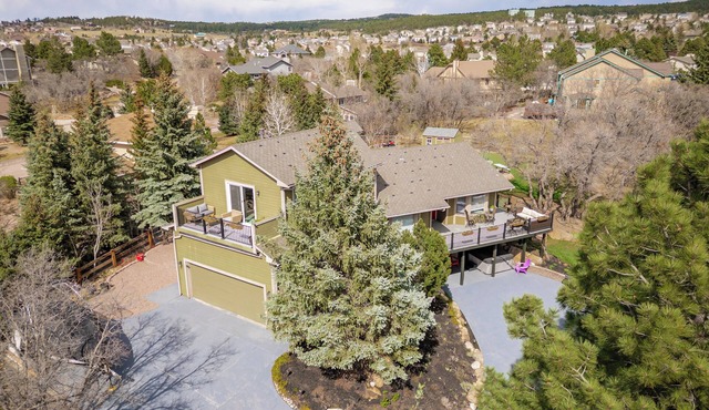 Fabulous 5-bedroom house in Colorado Springs, perfect for relaxing