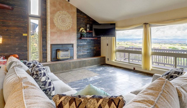 Family-Friendly Utah Home: Deck, Mountain Views!