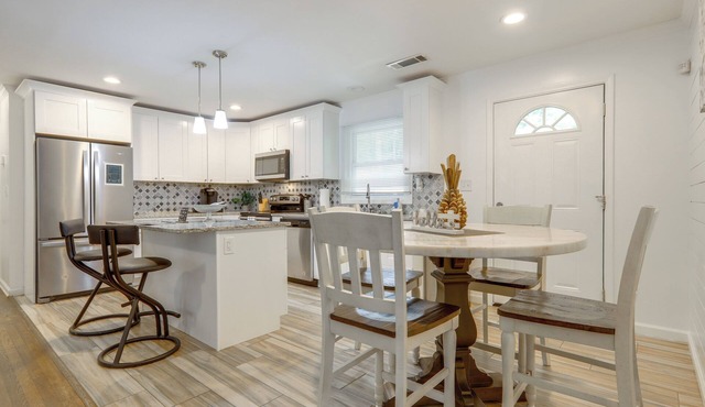 Fire Pit & Deck: Home 7 Mi to Mercedes-benz! in Atlanta