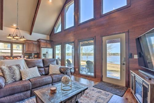Fire Pit & Grill: Pet-Friendly Shelby Home! in Shelby