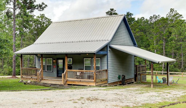 Fire Pit & Yard! Rayburn Country Resort Escape in Brookeland
