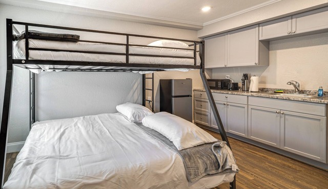 Fish & Explore: Homosassa Studio w/Resort Perks! in Homosassa