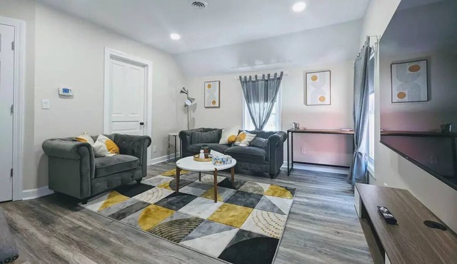 Flushing Centennial Farmhouse,Apt B-Fully stocked in Flushing