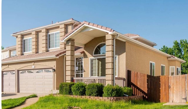 For BIG family or group. 6Bedroom luxury house.HOT TUB, pool table, tennis T