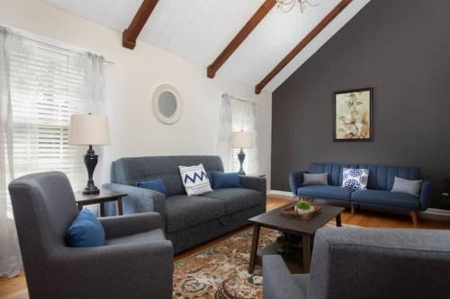 Forest Hills Fresh-Centrally Located, Pets, Wifi in Montgomery