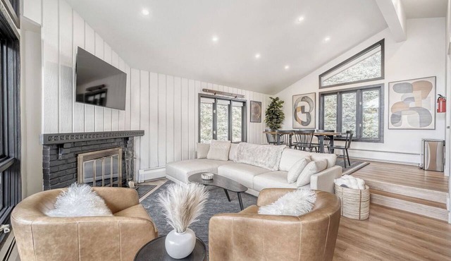 Frenchies Chalet Lux | Mnt Views & Free Town Bus