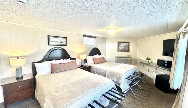Gallagher`s Travels Room 9 (Two Queen Beds) in Bar Harbor