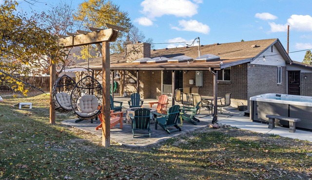 Game Room House with Hot Tub Near Red Rocks