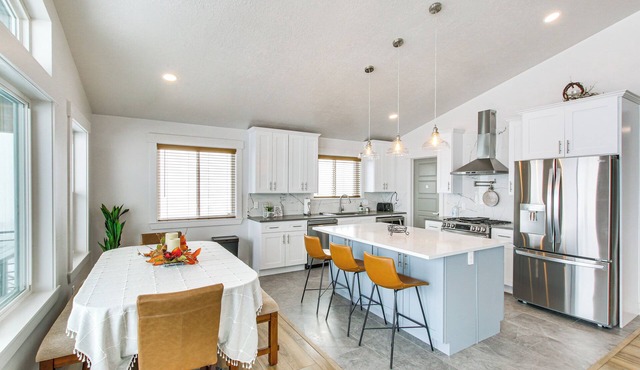 Garden City Cabin w/Fire Pit: 2 Mi to Bear Lake!