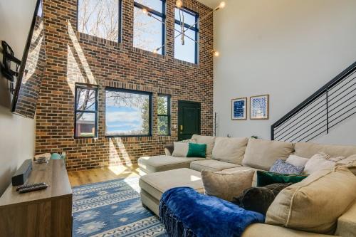 Gateway to Zion! Modern Home in Historic Parowan