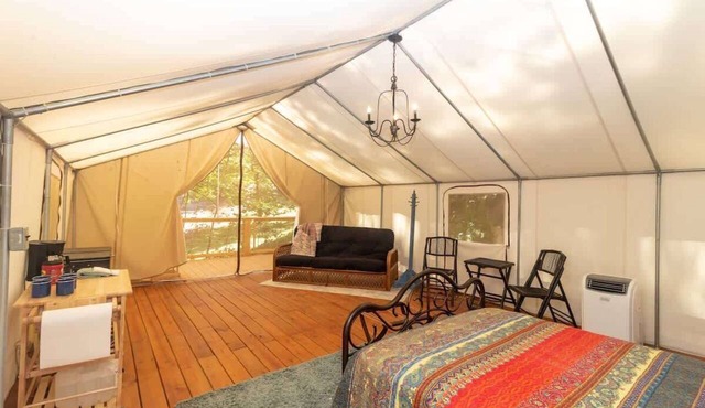 Glamorous Glamping Tent w/A/C & Lodge Access Near Ocoee in Copperhill