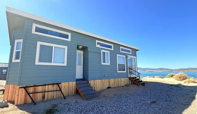 Gorgeous Tiny House on Yuba Lake for a Unforgettable Glamping Getaway in Utah