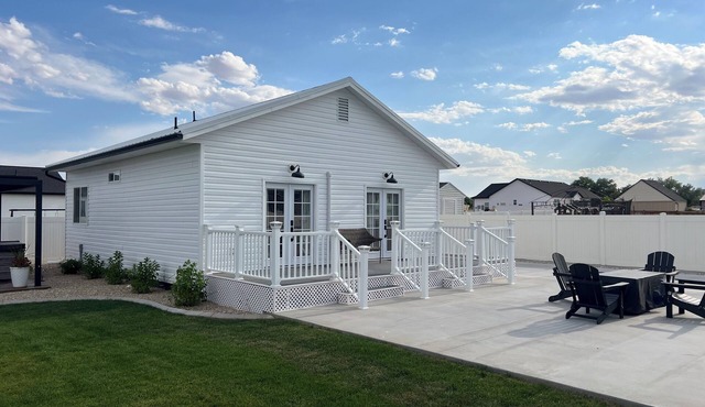 Guest home 2 bedroom 2 full bath kids and adult zone.top rated place in vernal