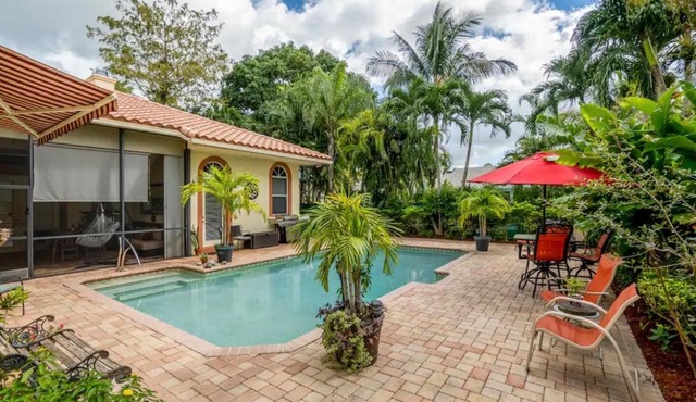 Guest suite- Pool view- Maria of Spain