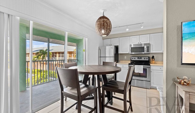 Gulffront w/Balcony & Kitchen – Silver Sands #253 by RVA in Longboat Key