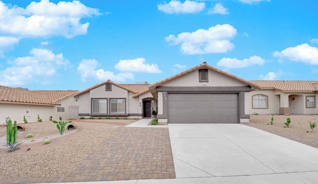 Henderson escape+ mini golf +peaceful stay in Henderson