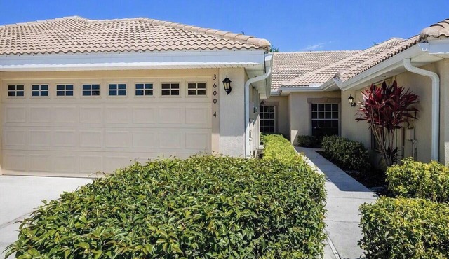 Herons Glen 2-bedroom townhome in serene North Fort Myers. #2 rated golf course. in North Fort Myers