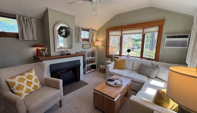 Hickory Hill Hideaway! in Ogunquit
