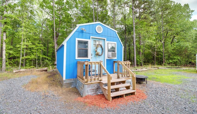 Higden Studio w/Shared Patio, Yard Games, Grills! in Higden