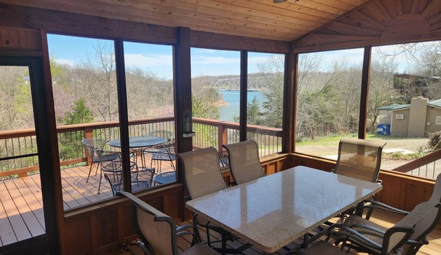 High Dive Cabana a Serene 3-bedroom home in charming Shell Knob. Great location in Shell Knob