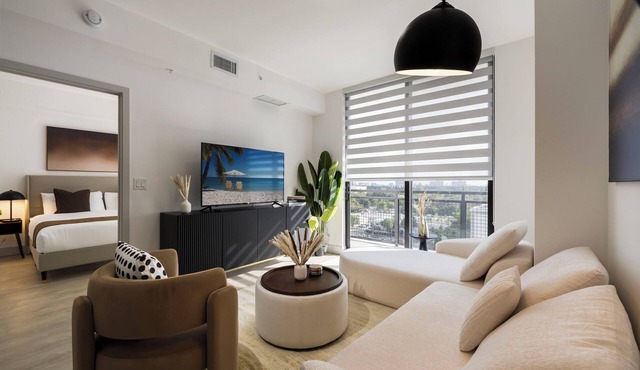 High Floor Property-Expansive Views- Sleep 6 Miami