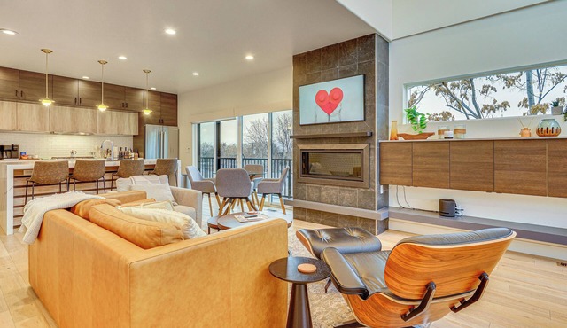 Hike, Ski & Explore SLC: Walkable Luxury Townhome