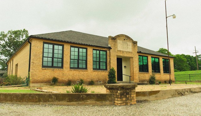 HISTORIC 1945 SCHOOLHOUSE. 4700 sq. ft. of luxury five minutes from Lake Fork. in Como