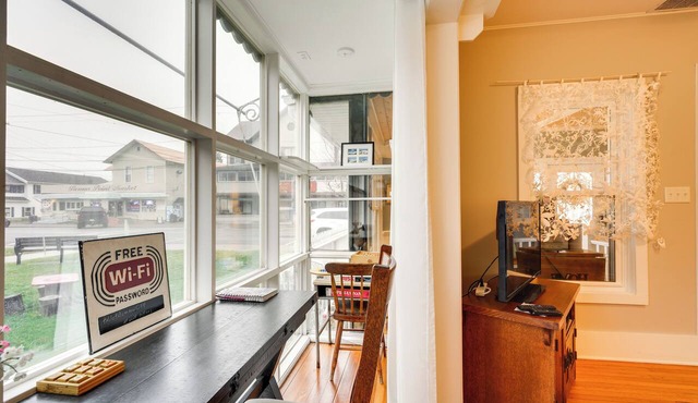 Historic Bemus Point Studio w/Porch: Walk to Lake in Bemus Point
