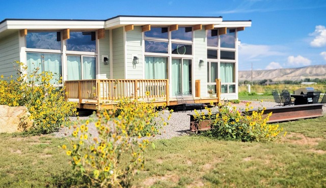 Home Base 360 - Amazing 360 Views and Close to Everything! Newer build!