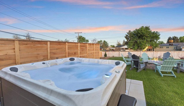 Hot Tub, Game Room, and Family Summer Relaxation!