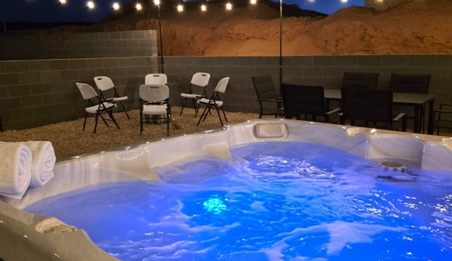 Hot Tub, Kayaks, Game Room, Boat Parking, Fire Pit, King, WD