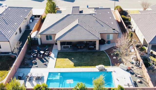 House w/private pool & free access to Sand Hollow