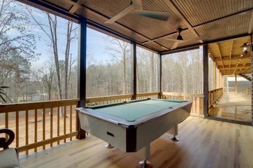 Huge 3-Unit Commerce Estate Near ATL Dragway! in Commerce