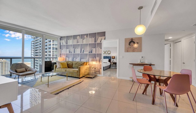 Icon Luxury 34th Floor Amazing Oceanview, Brickell in Miami
