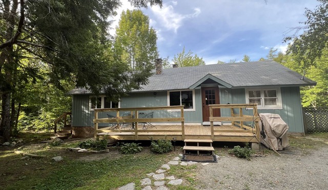 Immaculate Country Home by Goose Pond w/Sandy Private Beach. 25 mi. from Acadia in Dedham