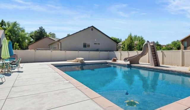 In ground Pool in the Summer! Hot tub and 15 min to skiing in the Winter!