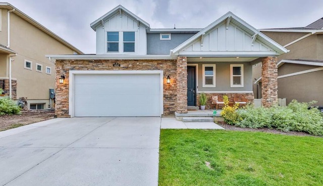 In the HEART of Herriman! RENT this entire HOME!