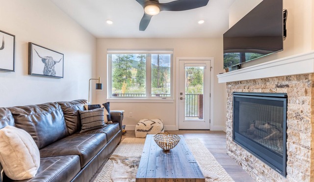 In the Heart Of Keystone, Mountain Views from Private Balcony!