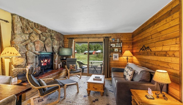 Indian- Full kitchen, pet friendly, stunning views