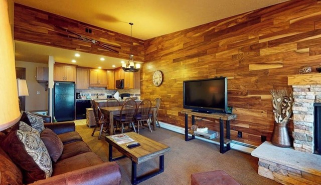 Inviting mountain condo w/shared outdoor pool, WiFi, gas fireplace - near slopes