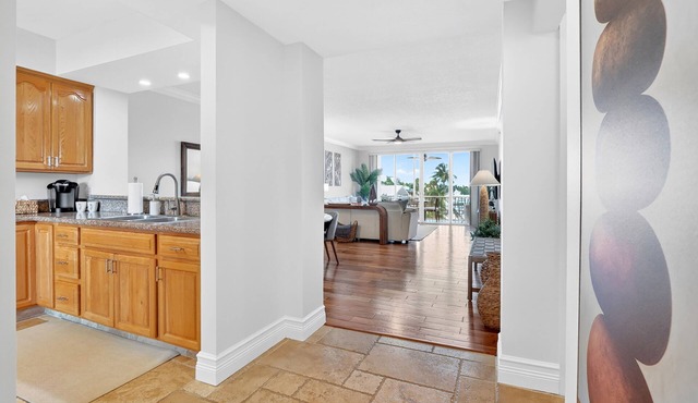 Isla Santorini | Islamorada Waterfront Condo, Ensuites, Pool, Hot Tub in Islamorada