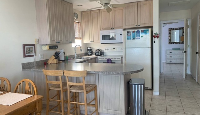 Island Oasis - NON SMOKING Top Floor Apartment located downtown with Gulf Views! in Cedar Key