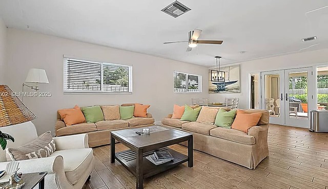 Jupiter Home 7 Mins to Beach Private Pool in Tequesta