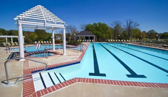 Kids LOVE it here! Hilton Powhatan Resort 4BDR. Pools, tennis, game room. in Williamsburg