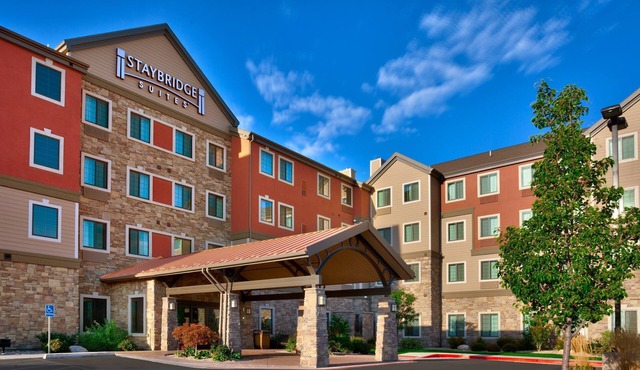 King Suite | Heated Pool, Hot Tub, Free Breakfast!