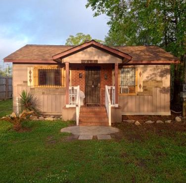 Kitchenette Studio 1 in Mobile